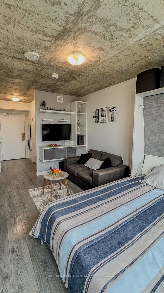 1900 Simcoe Street N 727, Oshawa, ON L1G 4Y3 4