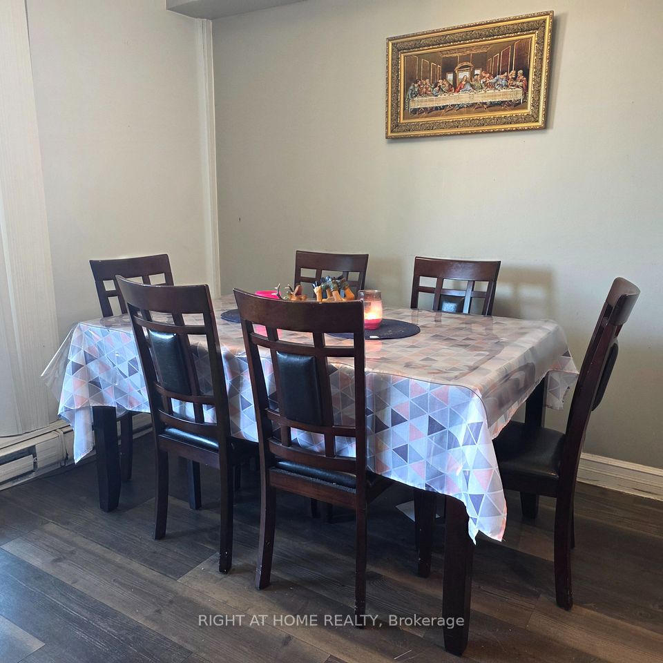 454 Centre Street 410, Oshawa, ON L1H 4C2 6