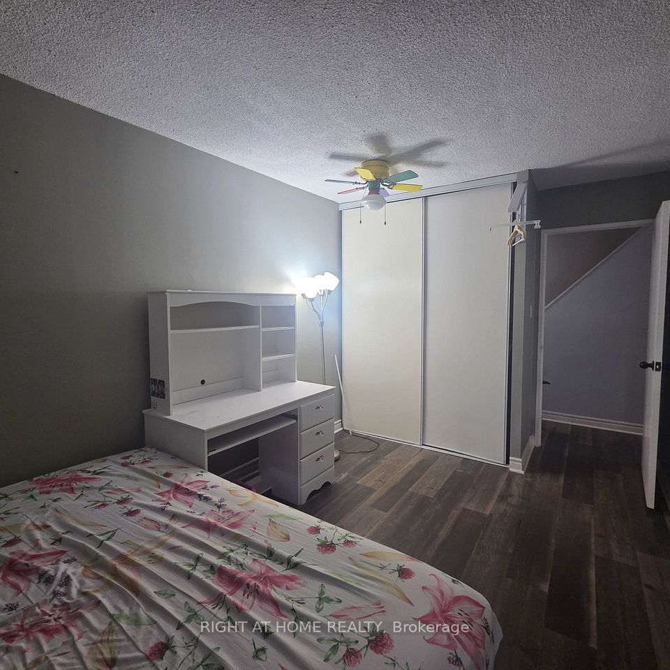 454 Centre Street 410, Oshawa, ON L1H 4C2 15