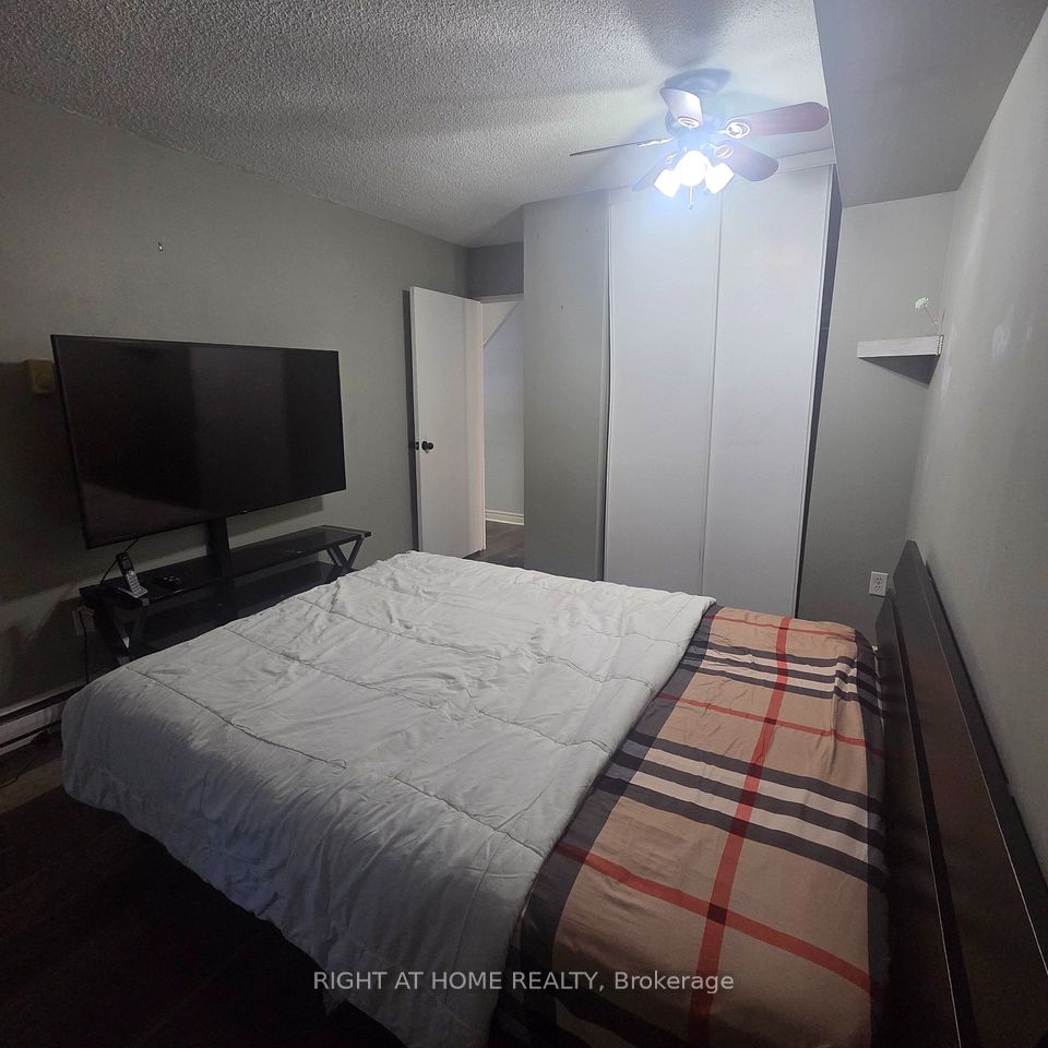 454 Centre Street 410, Oshawa, ON L1H 4C2 16