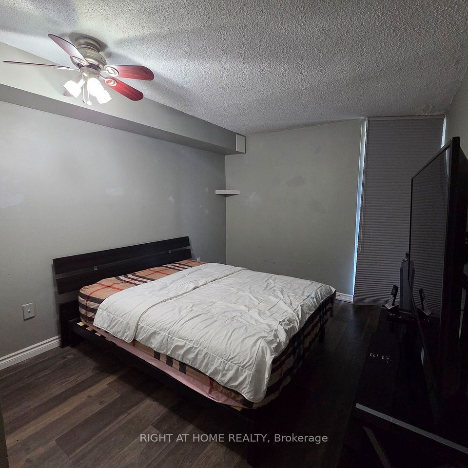454 Centre Street 410, Oshawa, ON L1H 4C2 17