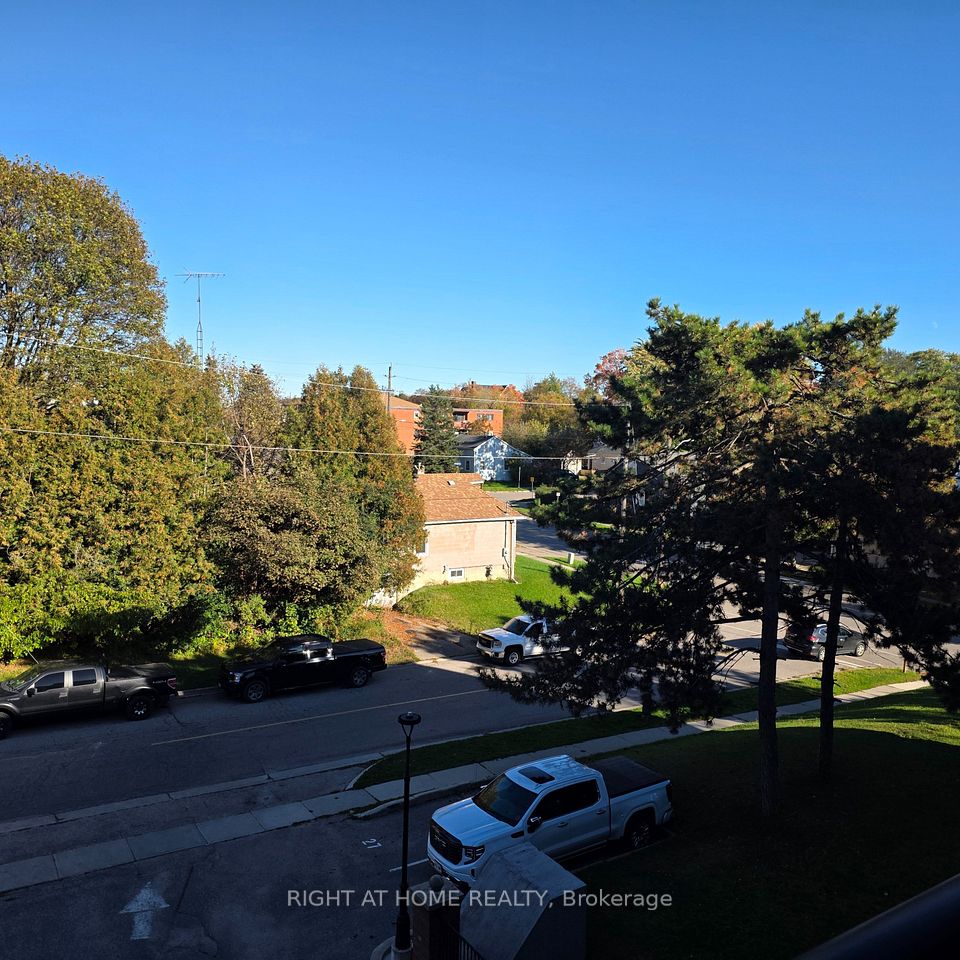 Condo Apartment at 454 Centre Street 410, Oshawa, ON L1H 4C2