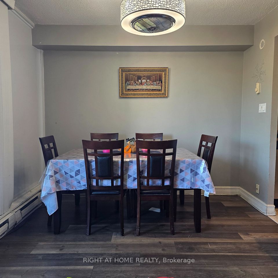 454 Centre Street 410, Oshawa, ON L1H 4C2 7