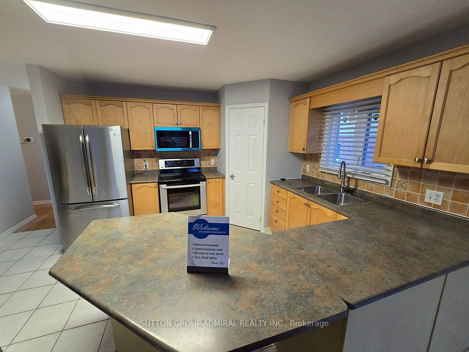 195 Ryerson Crescent Main Flr, Oshawa, ON L1G 8A8 13