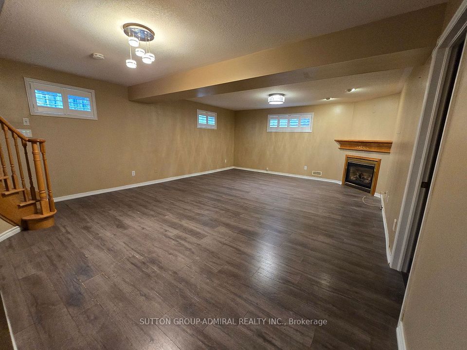 195 Ryerson Crescent Basement, Oshawa, ON L1G 8A8 2