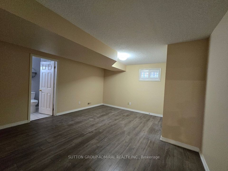 195 Ryerson Crescent Basement, Oshawa, ON L1G 8A8 7