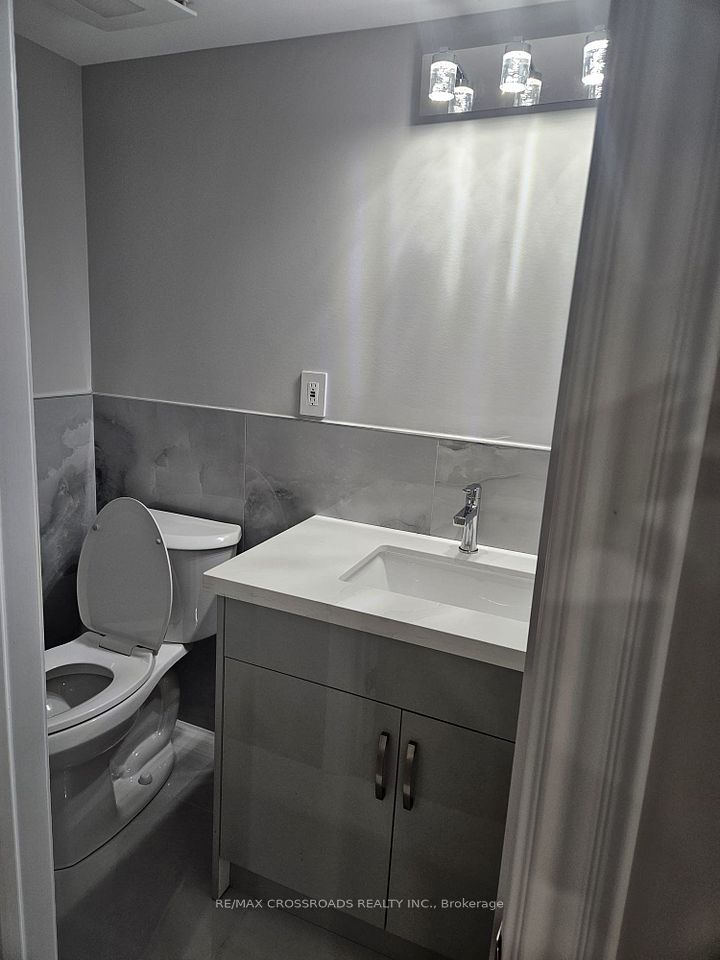 1291 Apollo Street, Oshawa, ON L1K 3E7 9