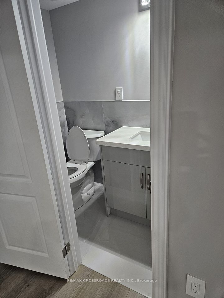 1291 Apollo Street, Oshawa, ON L1K 3E7 16