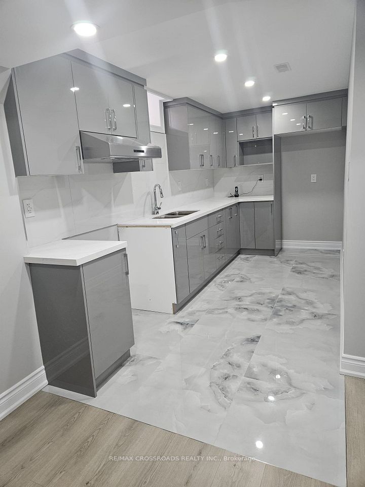 1291 Apollo Street, Oshawa, ON L1K 3E7 14