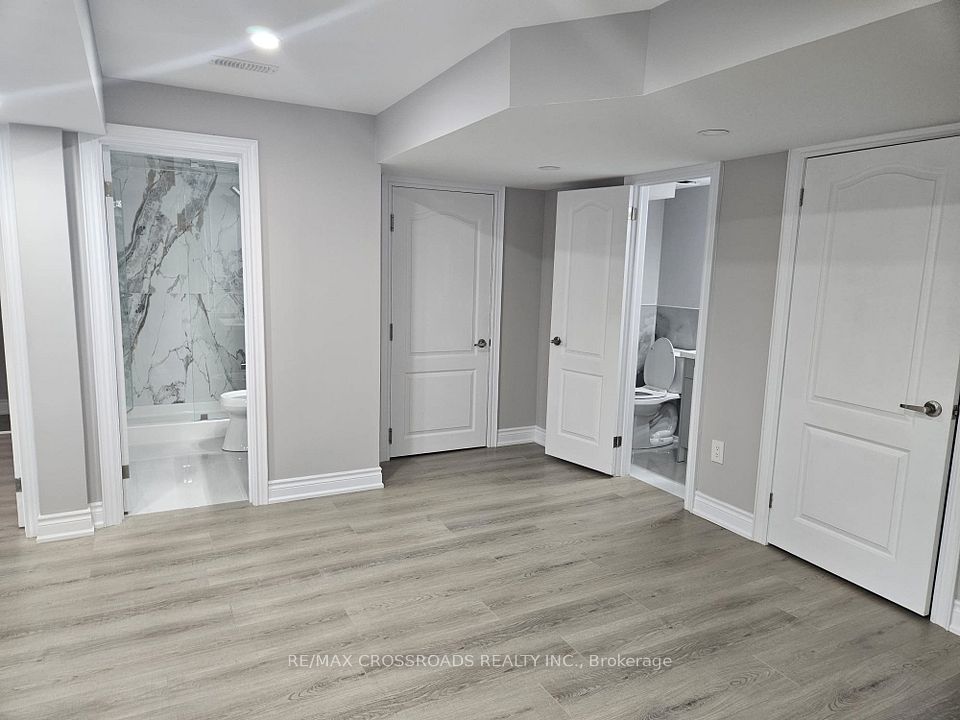 1291 Apollo Street, Oshawa, ON L1K 3E7 2