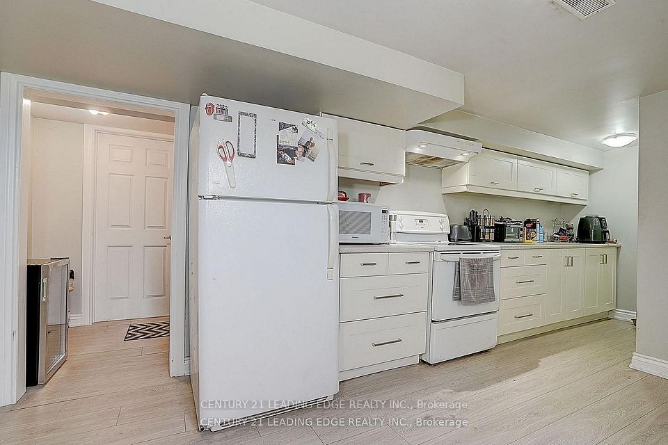 284 Dover Street BSMT, Oshawa, ON L1G 6G6 19