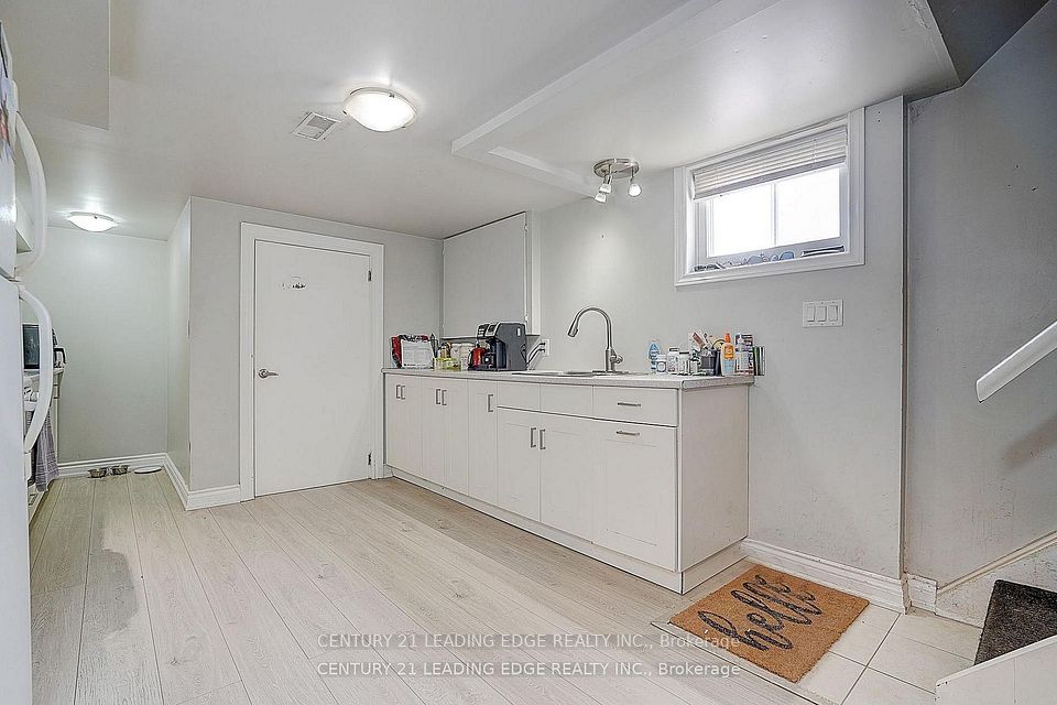 284 Dover Street BSMT, Oshawa, ON L1G 6G6 17