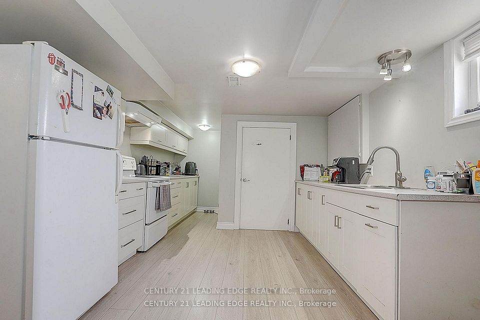 284 Dover Street BSMT, Oshawa, ON L1G 6G6 10