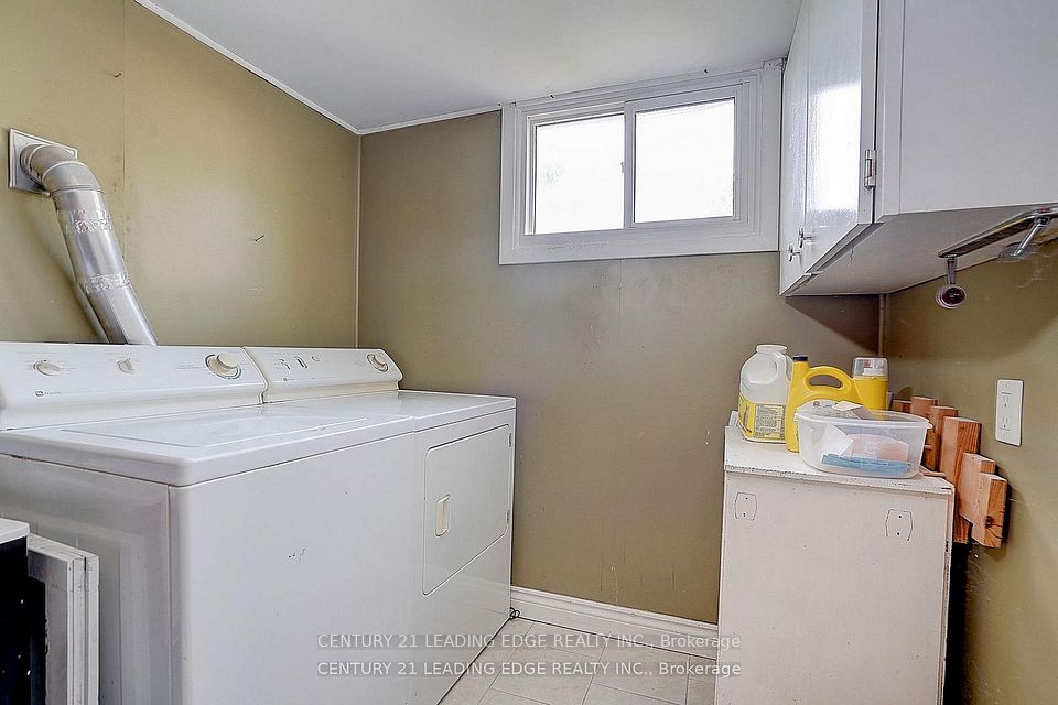 284 Dover Street BSMT, Oshawa, ON L1G 6G6 9
