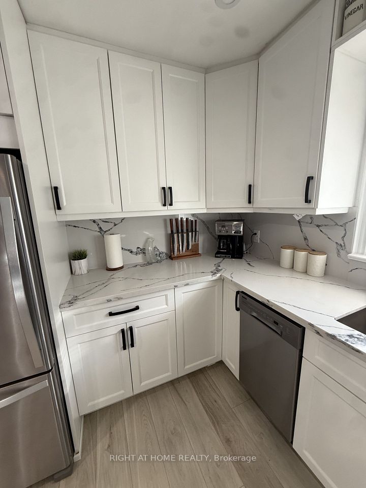 385 Mary Street N UpperFloor, Oshawa, ON L1G 5C9 15