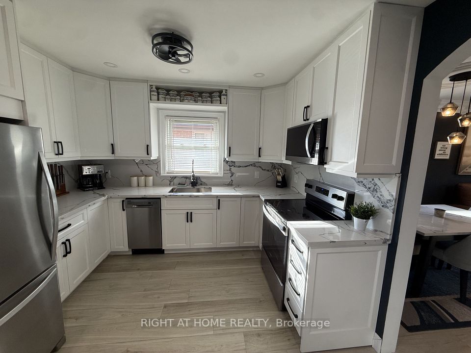 385 Mary Street N UpperFloor, Oshawa, ON L1G 5C9 5