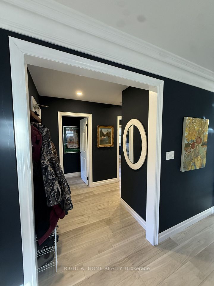 385 Mary Street N UpperFloor, Oshawa, ON L1G 5C9 7