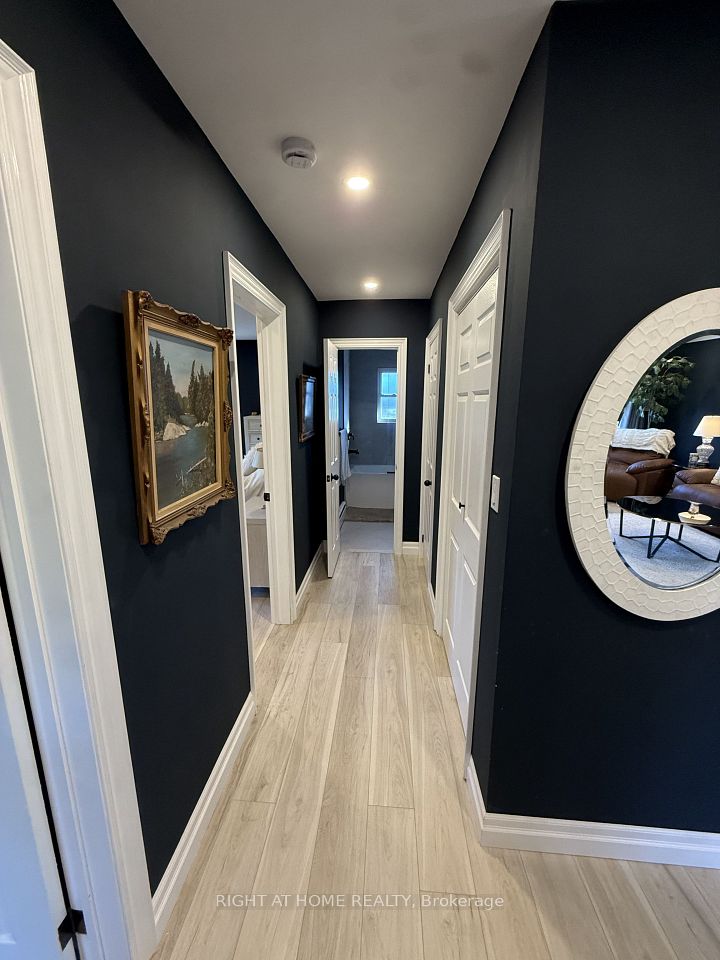 385 Mary Street N UpperFloor, Oshawa, ON L1G 5C9 11