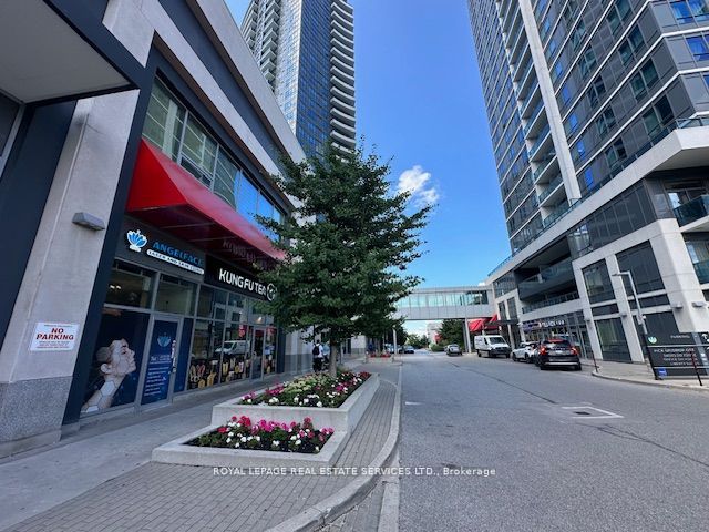 7163 Yonge Street 102, Markham, ON L3T 0C6