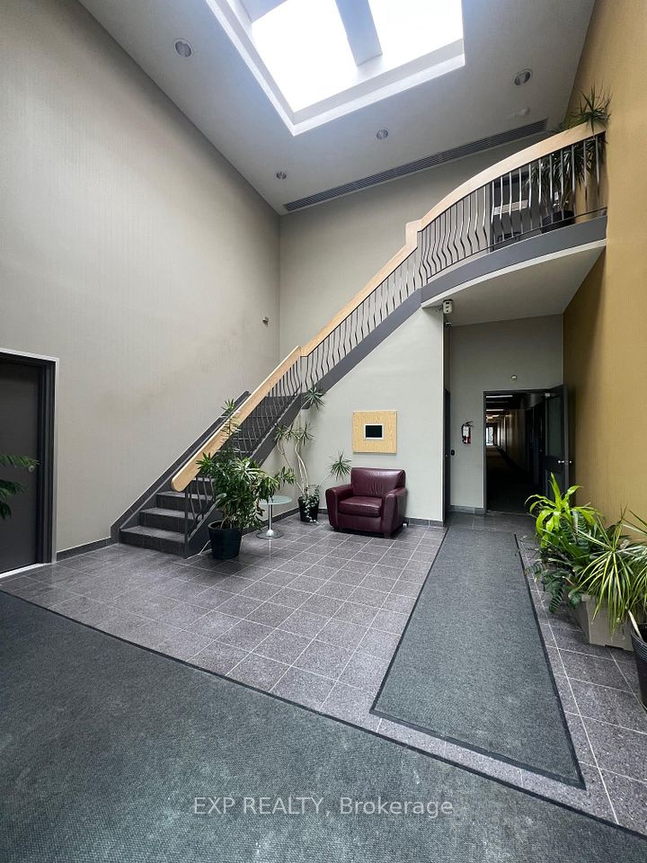 275 Renfrew Drive 208, Markham, ON L3R 0C8