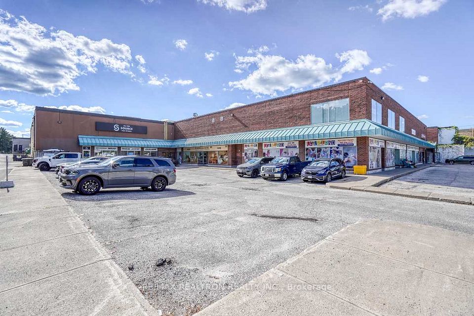 38 Parkside Drive 9, Newmarket, ON L3Y 8J9