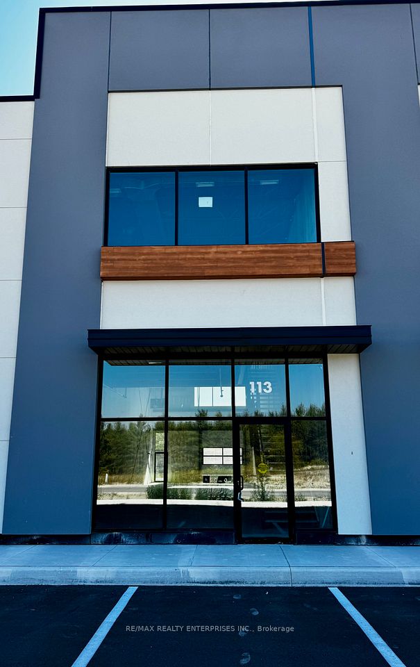 175 Melvin Robson Avenue 113, Aurora, ON L4G 7C4