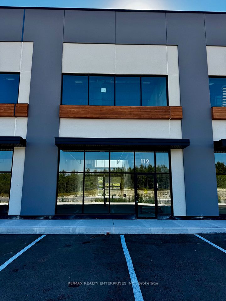 175 Melvin Robson Avenue 112, Aurora, ON L4G 7C4