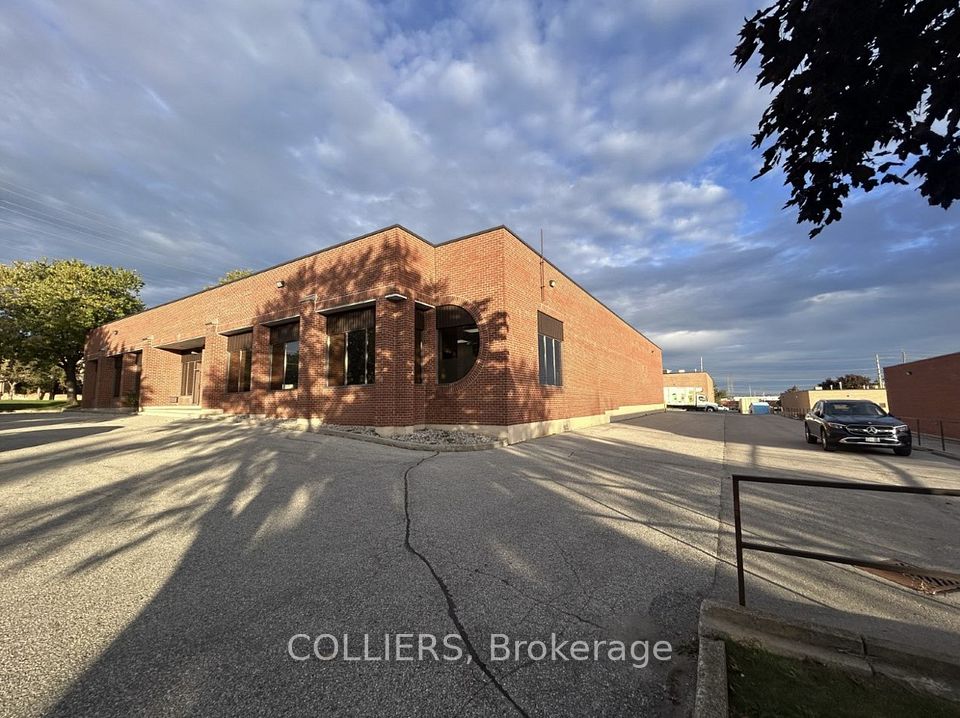 42 Riviera Drive 2, Markham, ON L3R 5M1