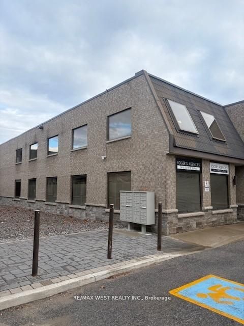 56 Pennsylvania Avenue 9, Vaughan, ON L4K 3V9