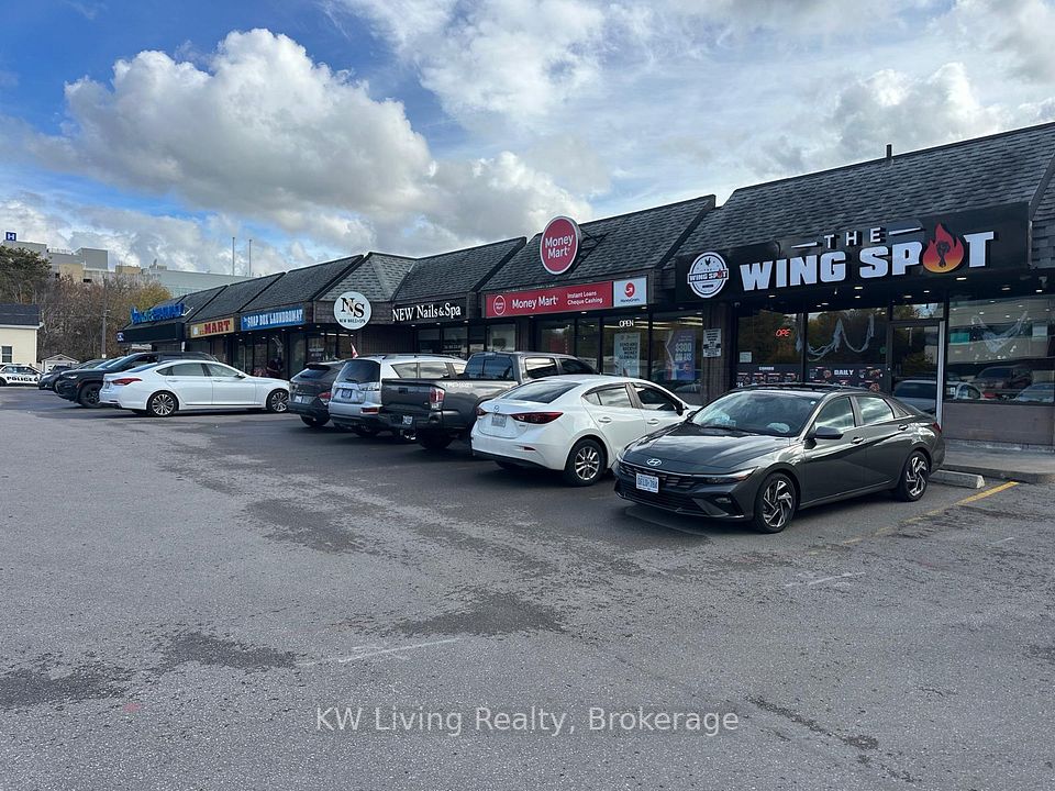 540 Davis Drive 3, Newmarket, ON L3Y 2P3