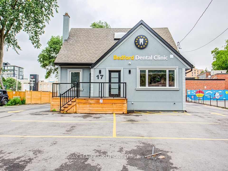 17 Bedford Park Avenue, Richmond Hill, ON L4C 2N9