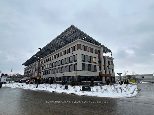 35 Sunday Drive #111, Aurora, ON L4G 4B7