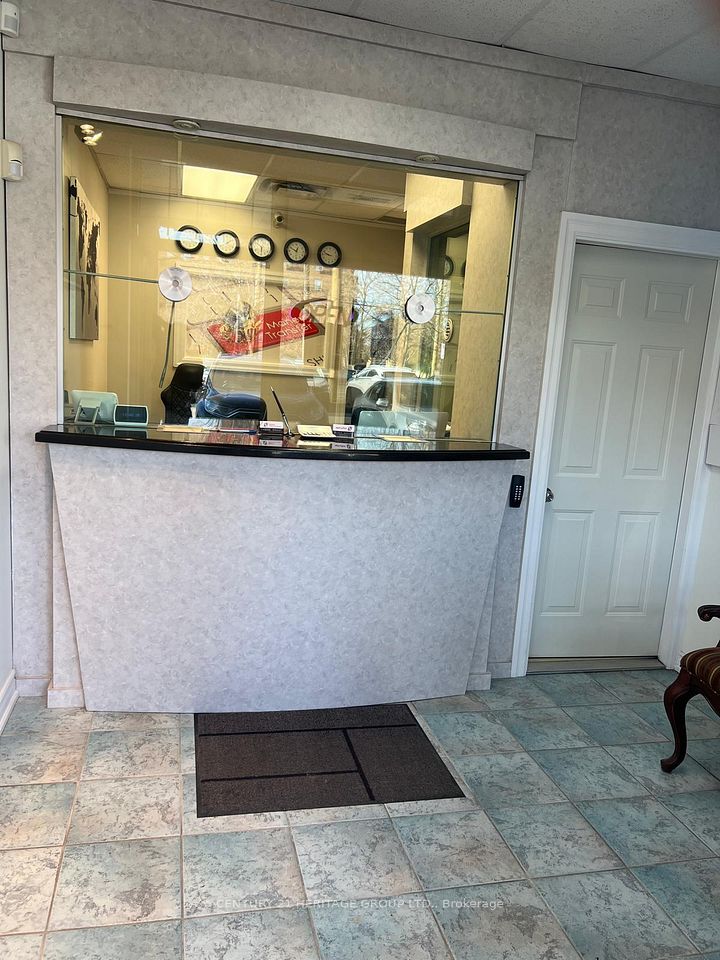 7378 Yonge Street B23, Vaughan, ON L4J 8J1