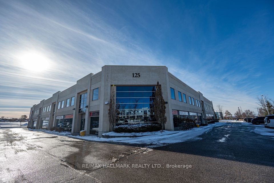 125 Don Hillock Drive 16, Aurora, ON L4G 0H8