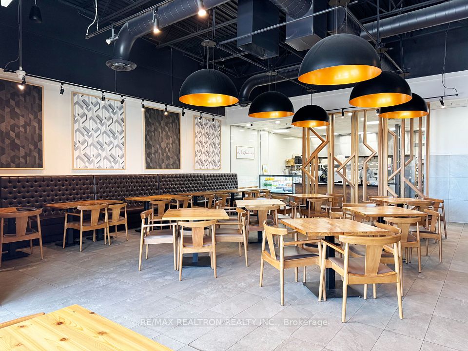 12270 Yonge Street Unit A, Richmond Hill, ON L4E 0W5