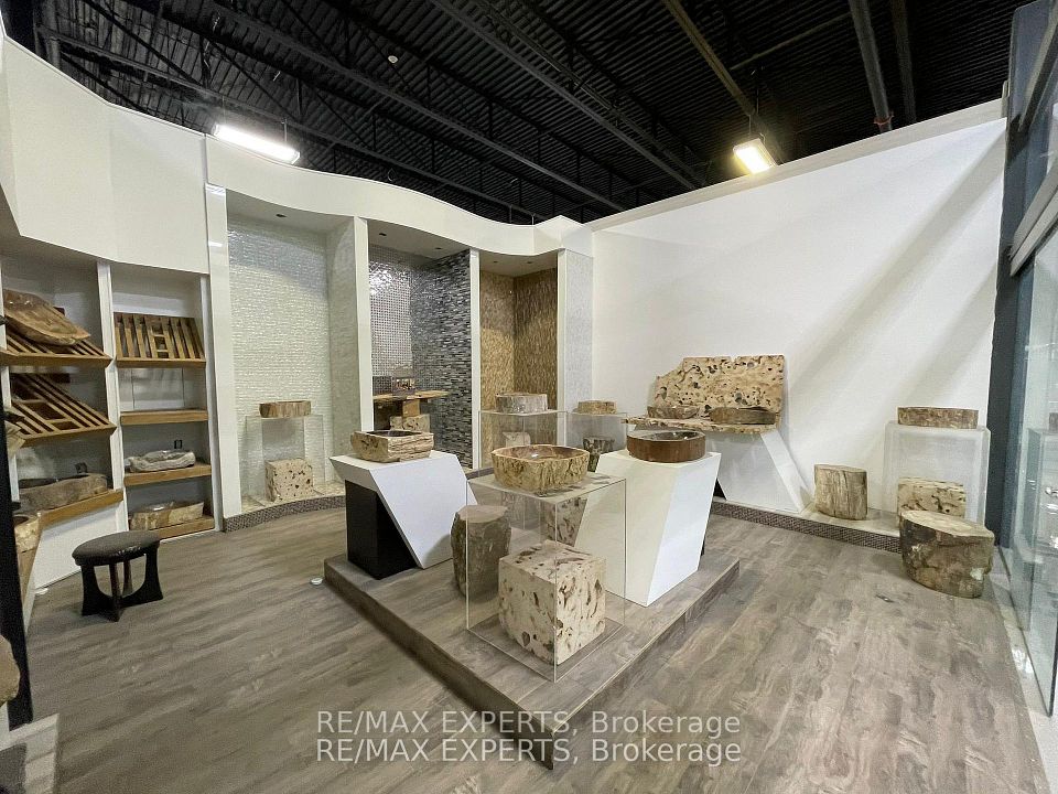 7250 Keele Street 61, Vaughan, ON L4K 1Z8