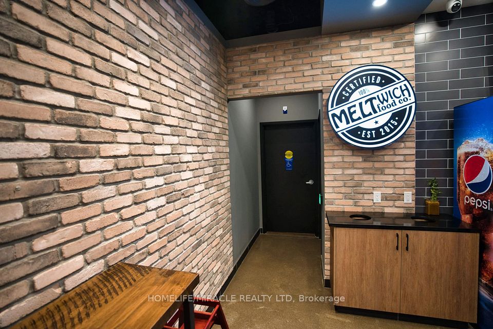 57 Harry Walker Parkway S #A4-7, Newmarket, ON L3Y 0G3