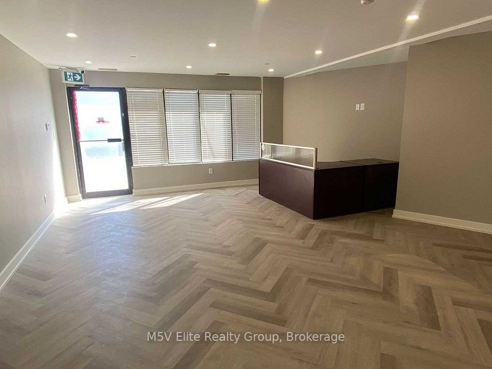 250 Regina Road 15, Vaughan, ON L4L 8N2