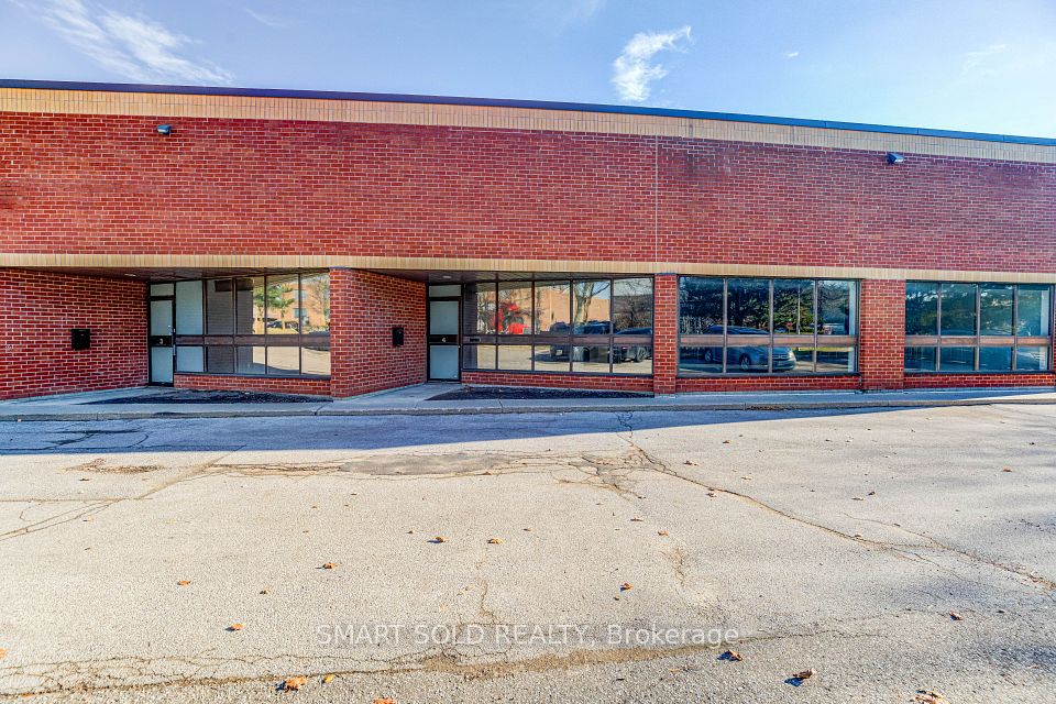 155 West Beaver Creek Road 3,4, Richmond Hill, ON L4B 1E1