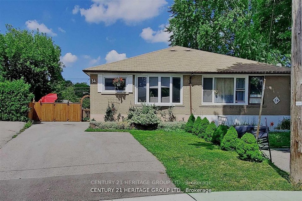 Semi-Detached  at 34 Kitimat Crescent Main, Aurora, ON L4G 3C3, Aurora