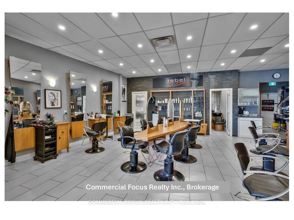 1065 Davis Drive 7A, Newmarket, ON L3Y 2R9