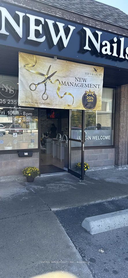 540 Davis Drive 04, Newmarket, ON L3Y 2P3