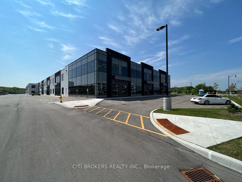 45 Eric T Smith Way 5, Aurora, ON L4G 3Z8