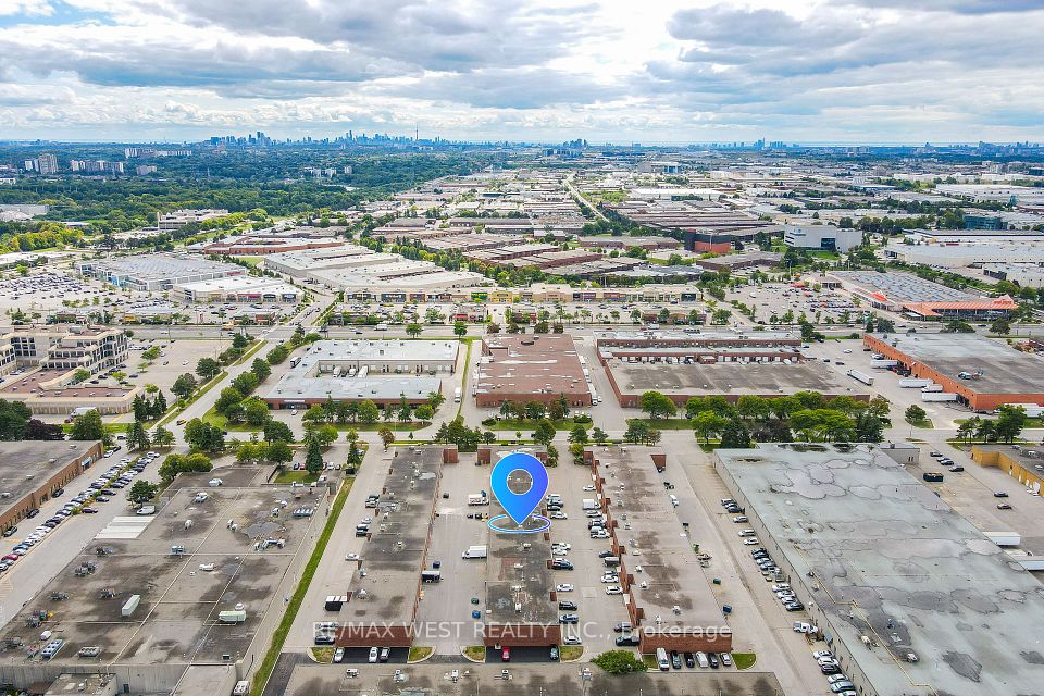 116 Viceroy Road 8, Vaughan, ON L4K 2M1