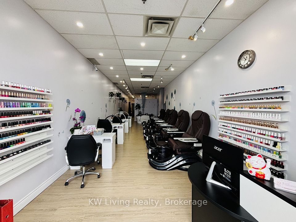 280 West Beaver Creek Road 5, Richmond Hill, ON L4B 3Z1