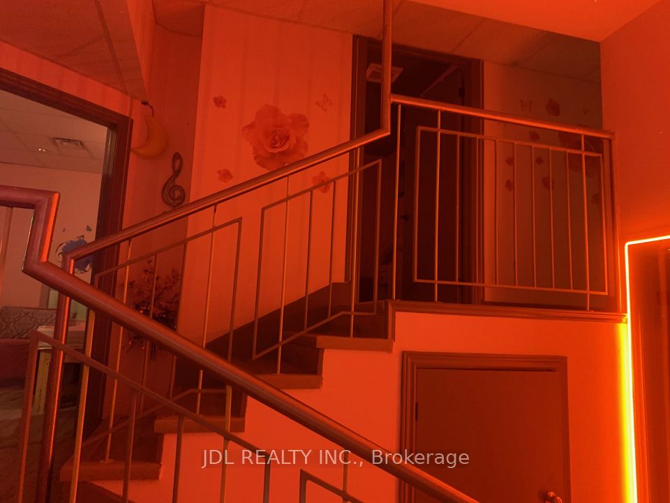 160 W East Beaver Creek Road W 21 - Unit66, Richmond Hill, ON L4B 3L4