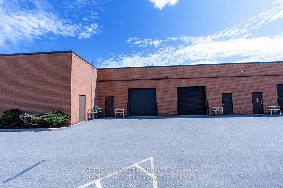 35 West Pearce Street 32, Richmond Hill, ON L4B 1E3