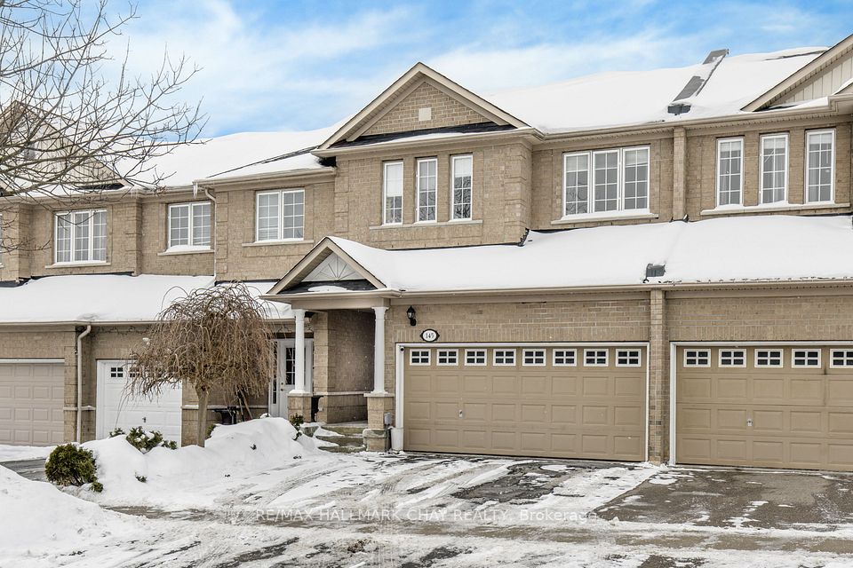 Att/Row/Townhouse at 145 Millcliff Circle, Aurora, ON L4G 7N8, Aurora