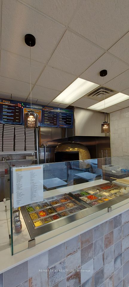 16700 Bayview Avenue 4, Newmarket, ON L3X 1W1