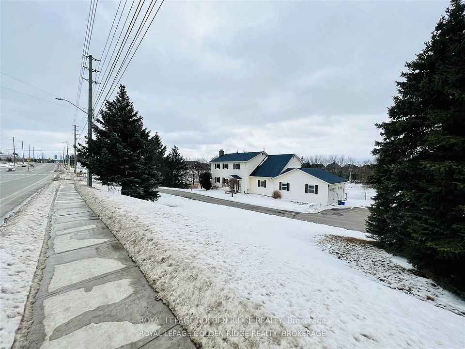 15482 Leslie Street, Aurora, ON L4G 7C4